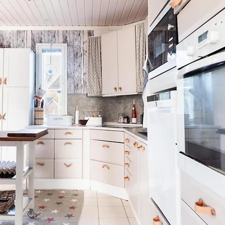 Paritalohuoneisto Omalla Pihalla Riihimaki