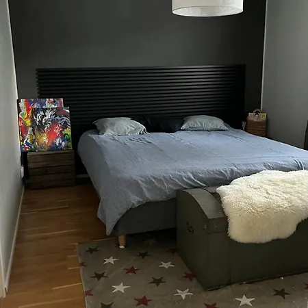 Paritalohuoneisto Omalla Pihalla Apartmán Riihimäki