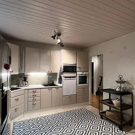 Paritalohuoneisto Omalla Pihalla Lejlighed Riihimäki