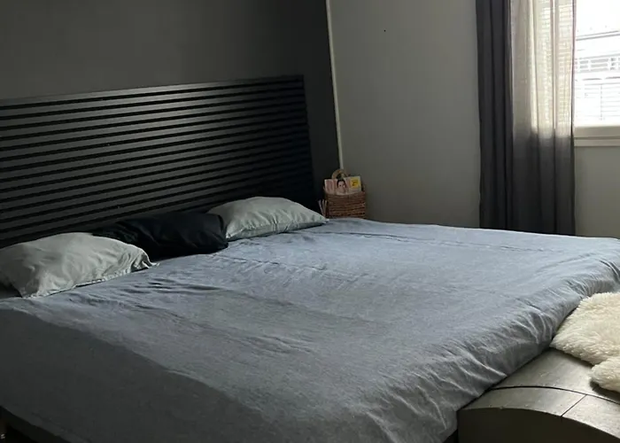 Paritalohuoneisto Omalla Pihalla *